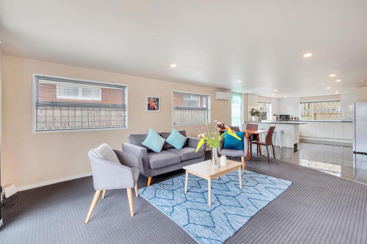 Villa Sunny Side Getaway With Parking And Aircon à Auckland Extérieur photo